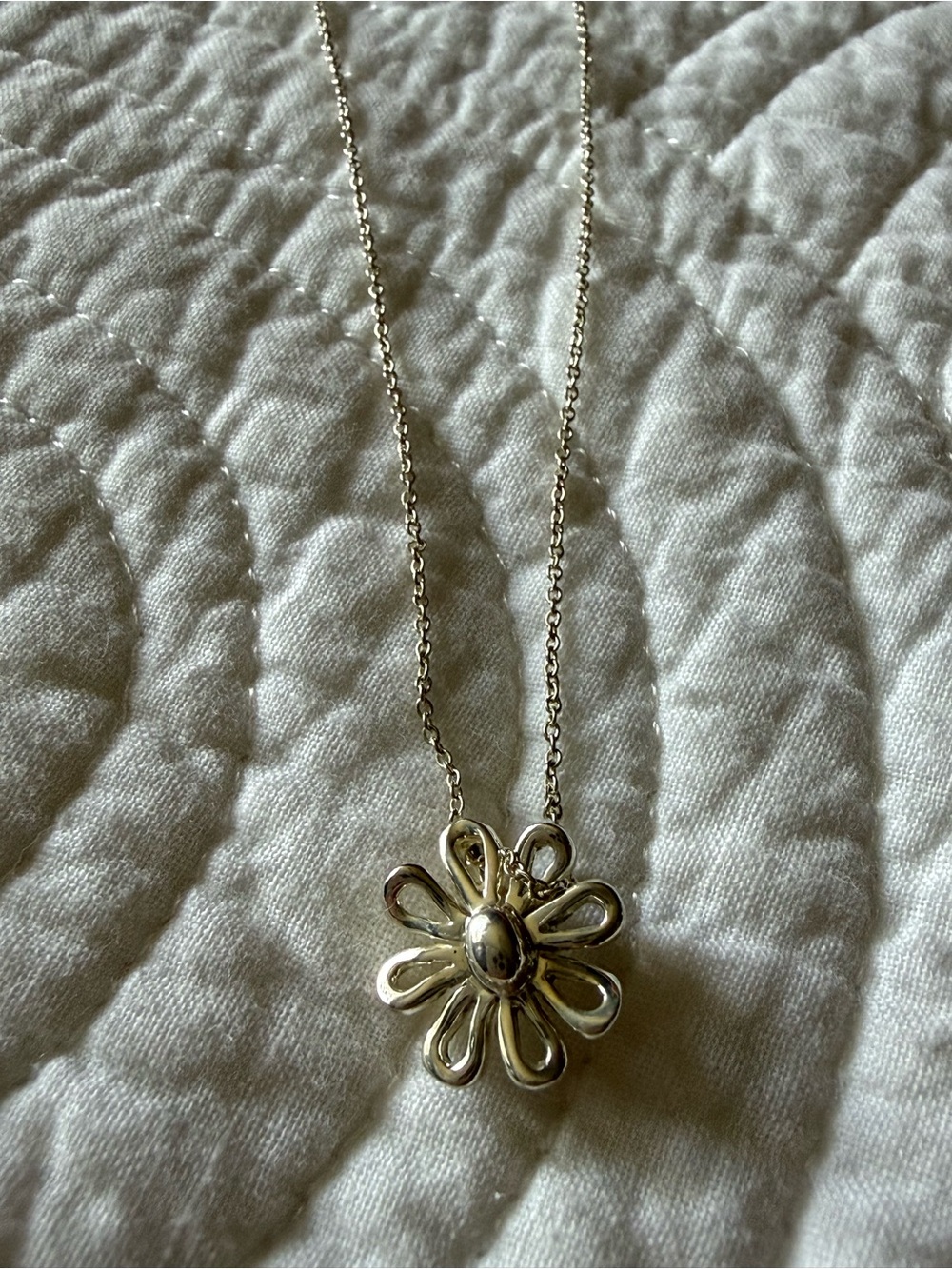 Vintage Tiffany & Co. daisy pendant and chain, excellent condition